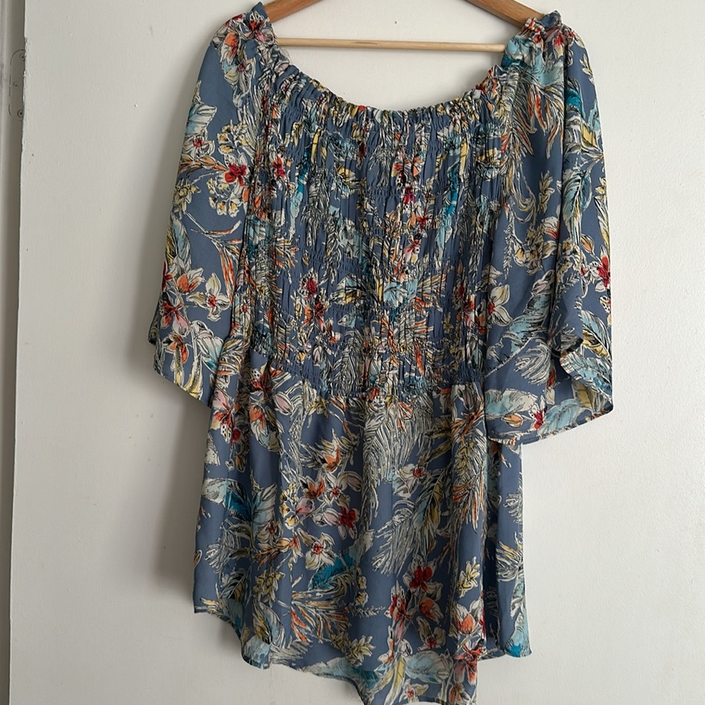 Host Pick Chenault Blue Floral Tropical Blouse - Picture 4 of 4